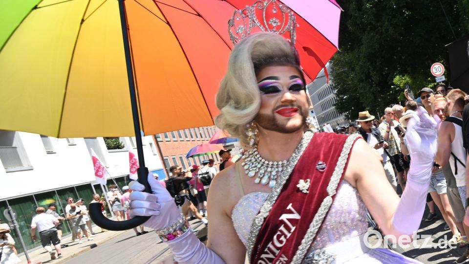 Die Drag-Künstlerin Miss Taylor ist Teil der diesjährigen CSD-Parade in München. Bild: Felix Hörhager/dpa