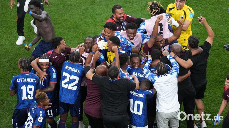 Der Moment der Glückseligkeit: Kap Verde zieht in die K.-o.-Runde der WM ein. Bild: Eric Gay/AP/dpa