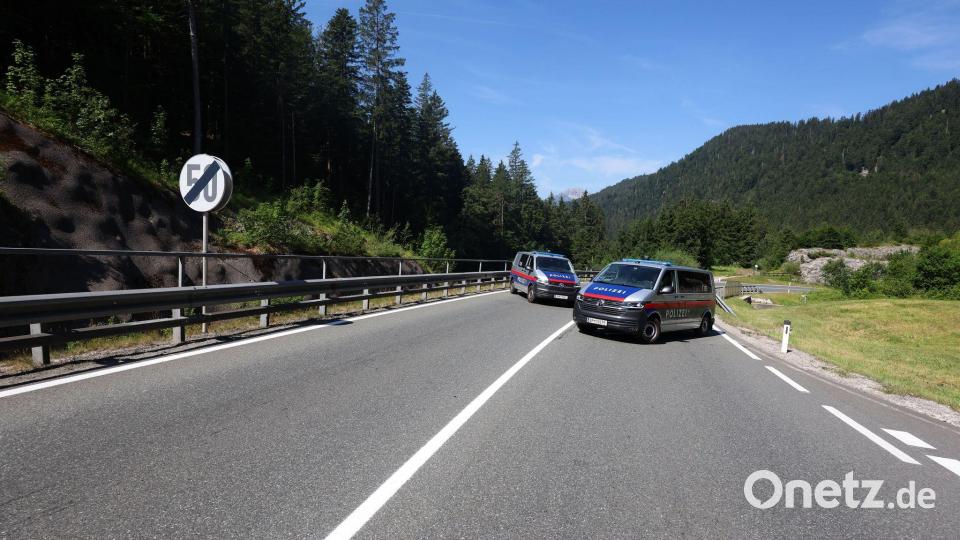 Die Route war zwei Stunden lang gesperrt. Bild: Karl-Josef Hildenbrand/dpa