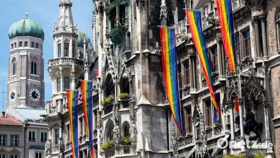 Legendär ist auch das Rathaus-Clubbing im Anschluss: Die Stadt unterstützt den CSD. (Archivbild) Bild: Sven Hoppe/dpa