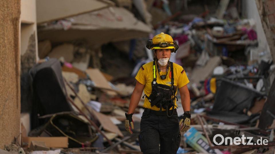 Tausende Menschen werden noch unter den Trümmern vermutet. Bild: Matias Delacroix/AP/dpa