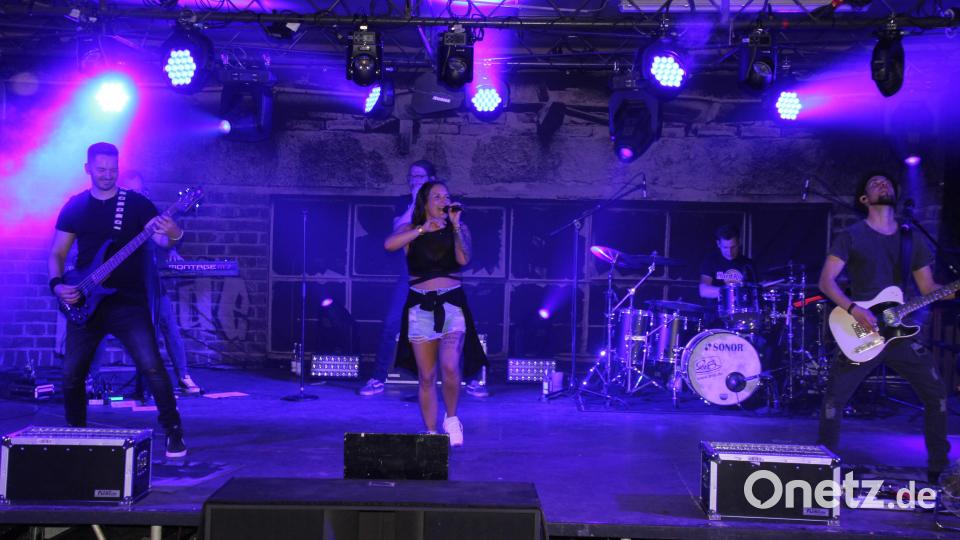 "Pop nach 8" sorgten für eine tolle Party-Stimmung am Schloppacher Hang. Bild: Konrad Rosner