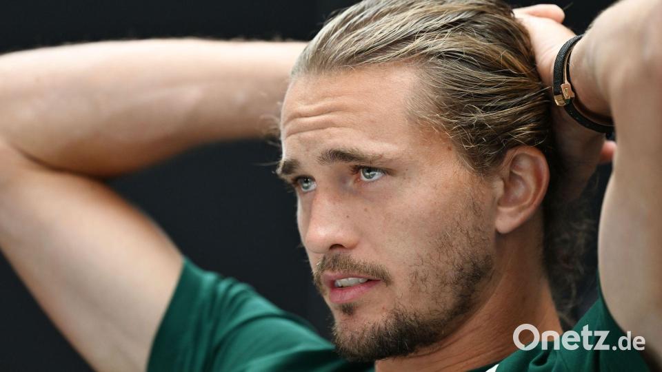 Alexander Zverev geht nach seinem French-Open-Sieg die Titeljagd in Wimbledon an.(Archivbild) Bild: Marijan Murat/dpa
