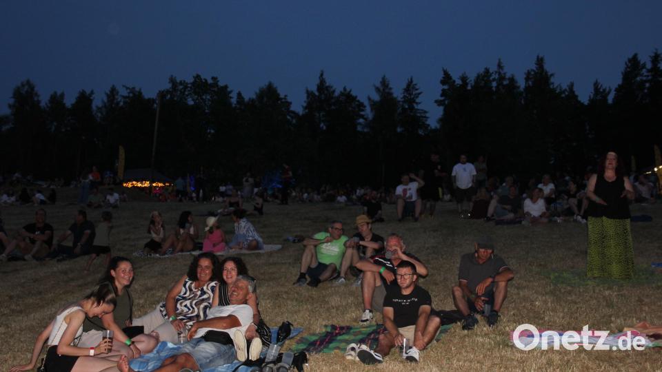Die Party-Gänger fanden auf dem rund 2000 Quadratmeter großen Areal reichlich Platz. Bild: Konrad Rosner