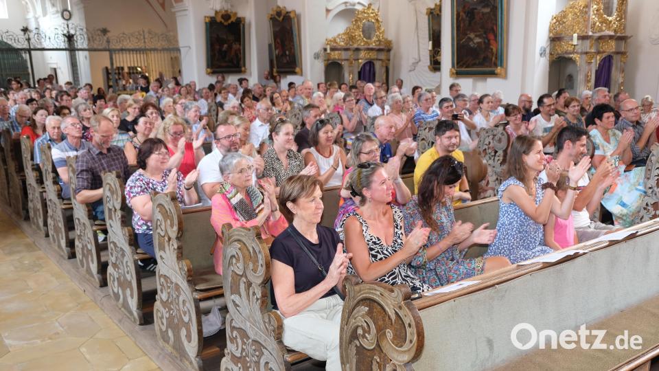 Das Chorkonzert in der Speinsharter Klosterkirche erwies sich unter dem traditionellen Leitgedanken "Kloster ganz Chor" als Publikumsmagnet. Bild: Robert Dotzauer