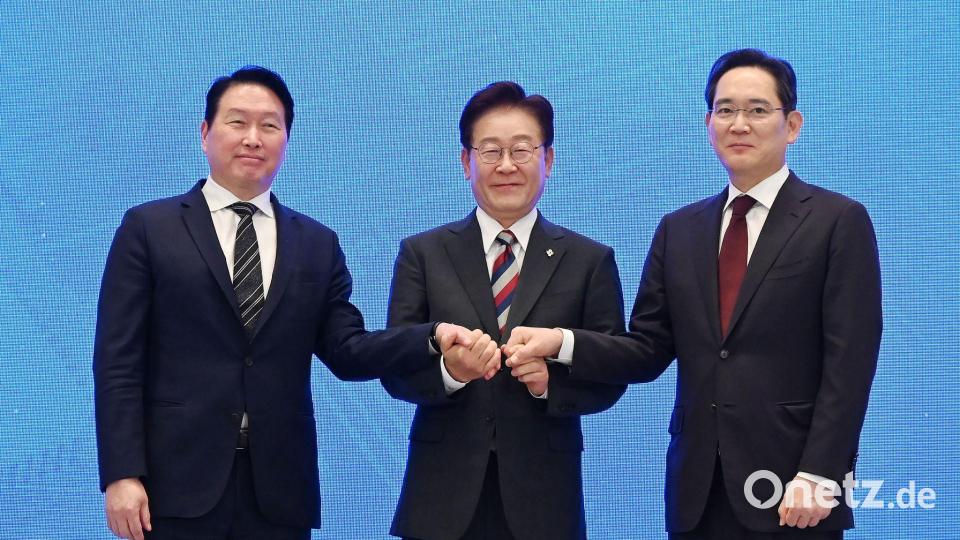 Für seinen Investitionsplan hat Präsident Lee Jae Myung die Vorstände von Samsung Electronics, Lee Jae Yong (r), und SK Hynix, Chey Tae Won, an Bord geholt. Bild: Kim Min-Hee/Pool KYODONEWS/AP/dpa