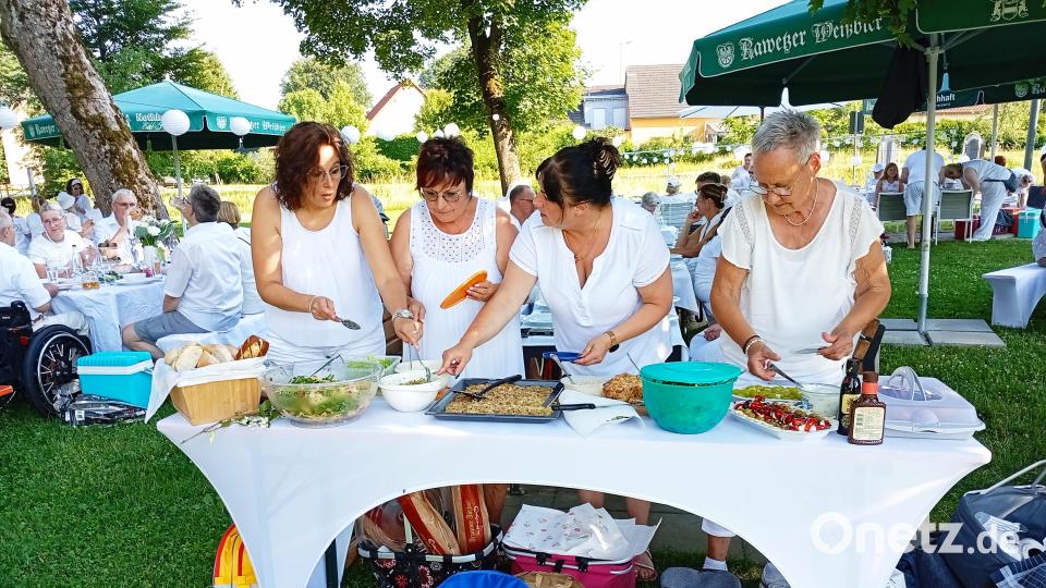 Hier erhalten die mitgebrachten Spezialitäten ihren letzten Schliff Bild: Oswald Zintl