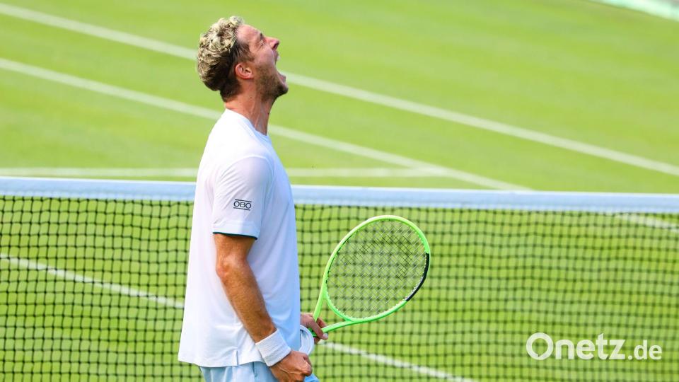 Glücklich und erleichtert feierte Jan-Lennard Struff seinen Zweitrunden-Einzug in Wimbledon. Bild: Frank Molter/dpa