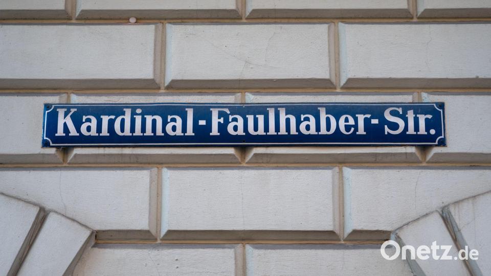 Ob die Kardinal-Faulhaber-Straße in München umbenannt werden soll, wird debattiert. (Archivbild) Bild: Leonie Asendorpf/dpa