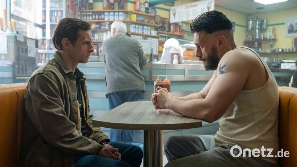 Jamie Bell (links) als Niall und Richard Gadd als Ruben in einer Szene der Miniserie „Half Man“, die zwischen dem 25.4. und 29.5. auf HBO Max veröffentlicht worden ist. Bild: Warner/HBO Max /dpa