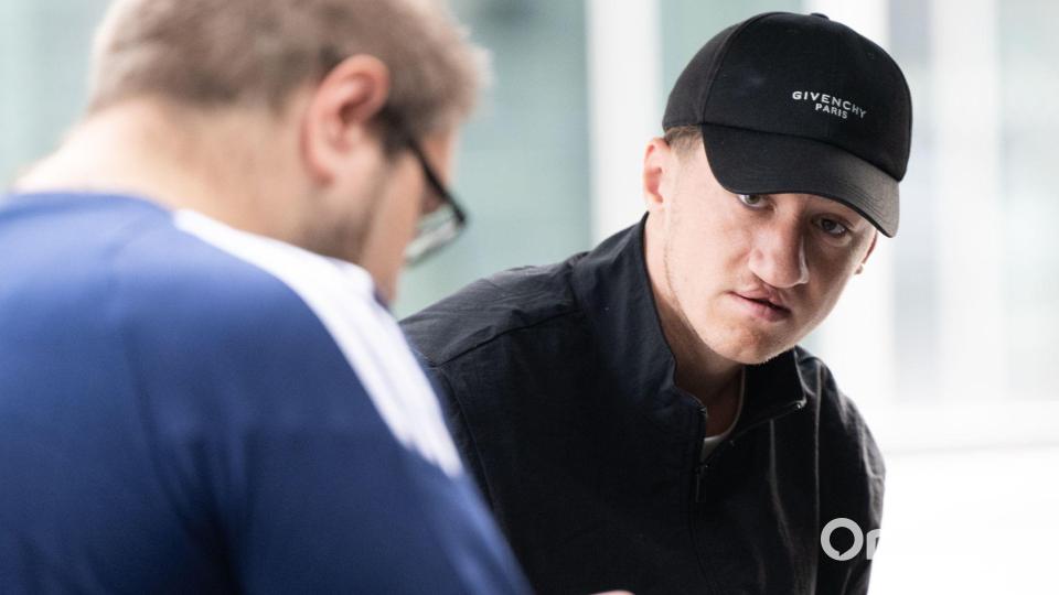 Angelo Stiller kehrte via Frankfurt in die Heimat zurück. Bild: Florian Wiegand/dpa