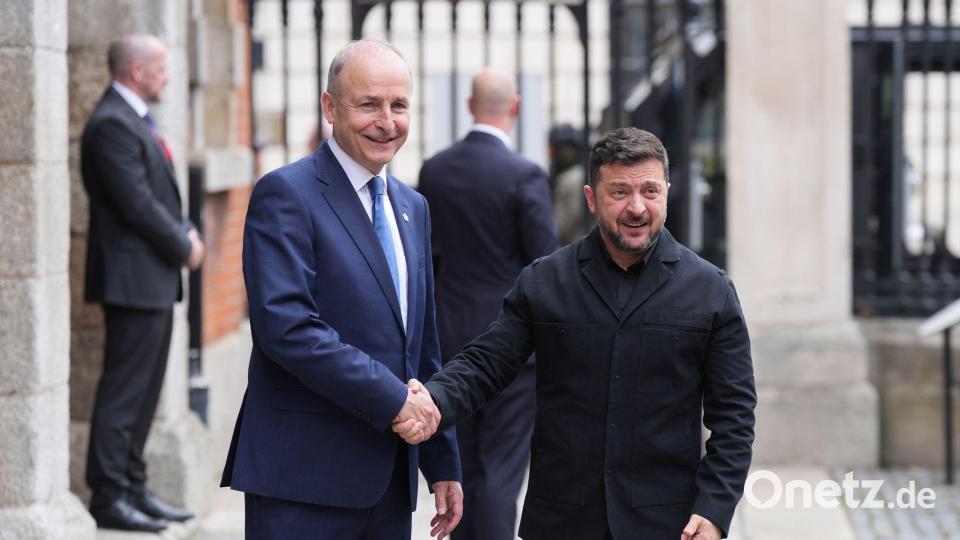 Der ukrainische Präsident Wolodymyr Selenskyj (r) reiste als Ehrengast zu Eröffnungsfeier nach Dublin. Er wurde von Regierungschef Micheál Martin begrüßt. Bild: Niall Carson/PA Wire/dpa