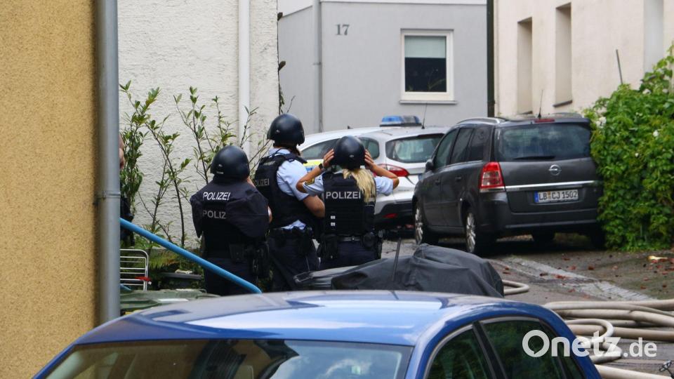 Die Polizei war mit zahlreichen Kräften am Ort. Bild: Karsten Schmalz/KS-Images/dpa