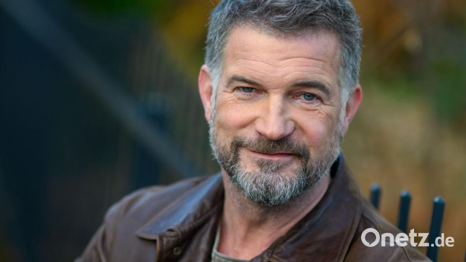 Der Schauspieler Simon Böer wird der neue Ermittler Jan Trebbe im Leipziger „SOKO“-Team. Bild: Hendrik Schmidt/dpa