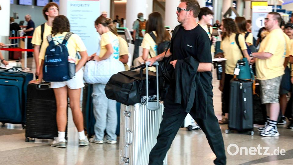 Auf gepackten Koffern? Die Zukunft von Julian Nagelsmann als Bundestrainer ist offen. Bild: Jan Woitas/dpa