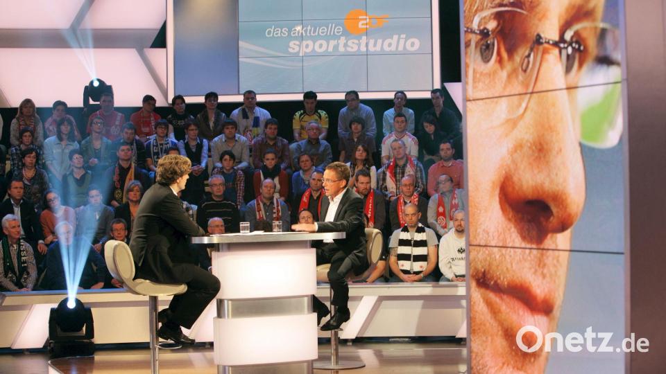 Ralf Rangnick (r) wurde einst nach einem Auftritt im „Aktuellen Sportstudio“ zum Fußball-Professor. (Archivbild) Bild: picture alliance / dpa