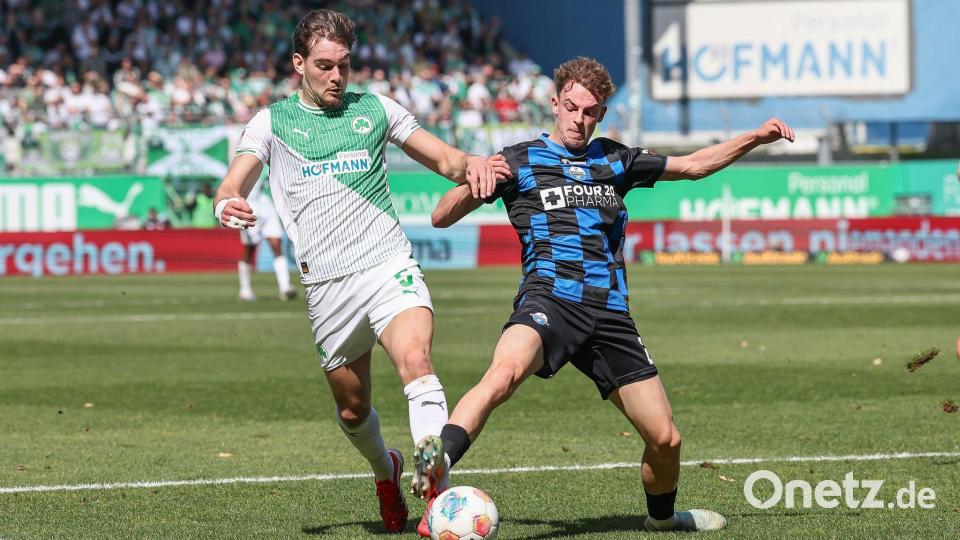 Münz (l) verlässt die SpVgg Greuther Fürth. (Archivfoto) Bild: Daniel Löb/dpa