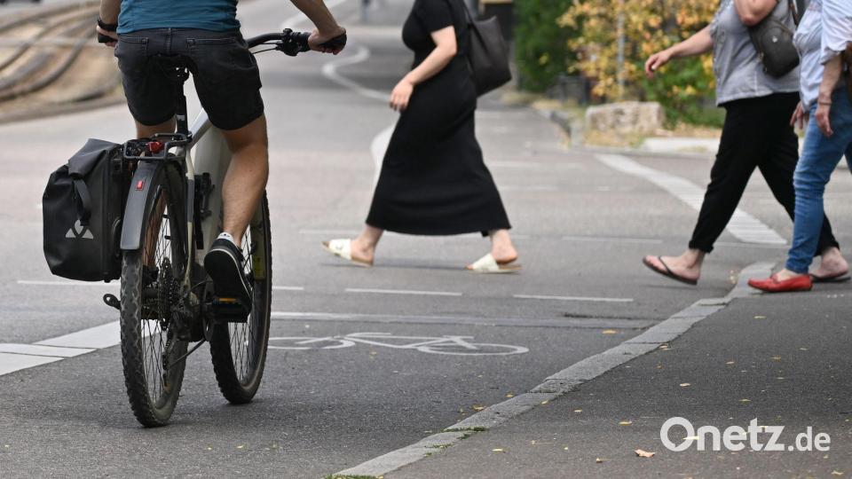 Beim Radfahren atmet man mehr Luft ein als beim Gehen. Bild: Bernd Weißbrod/dpa