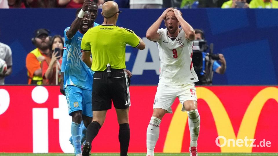 Kein Elfmeterpfiff: Harry Kane (r) ist fassungslos. Bild: Martin Rickett/PA Wire/dpa