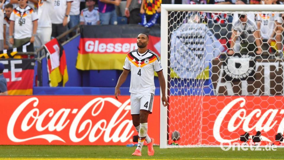 Jonathan Tah reagiert nach seinem verschossenen Elfmeter. Bild: Steven Senne/AP/dpa