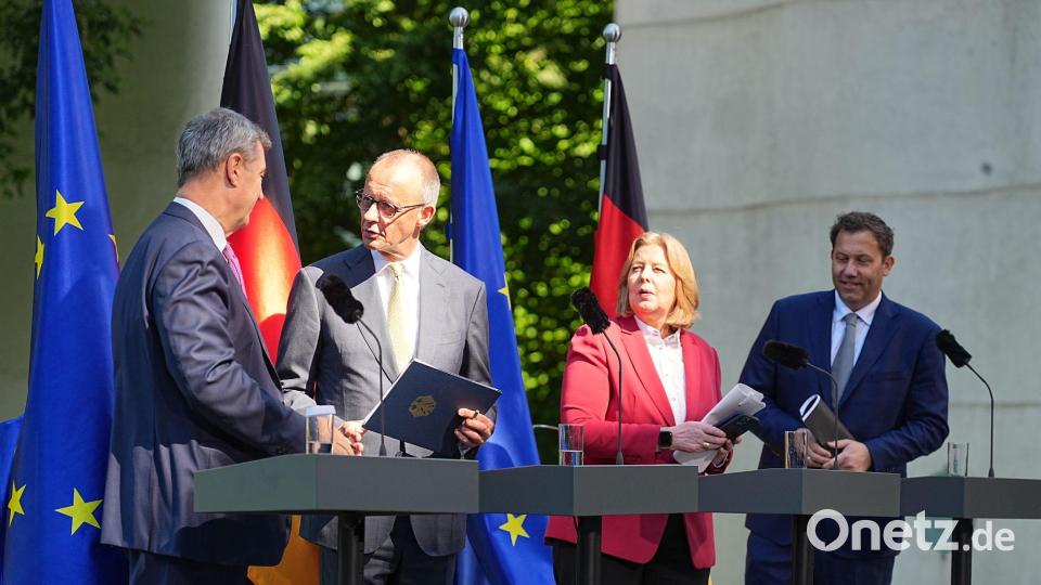 Siebeneinhalb Stunden wurde in der letzten Runde verhandelt. Bild: Michael Kappeler/dpa
