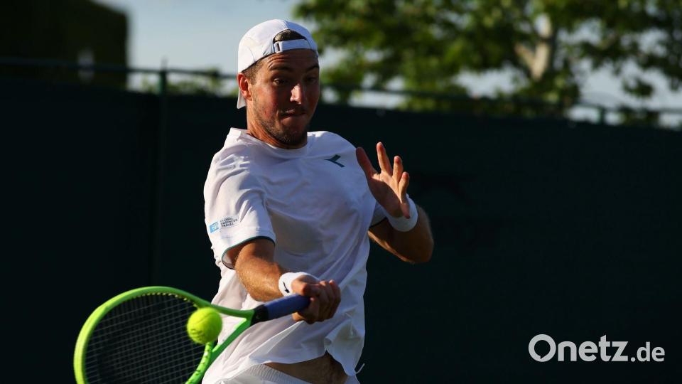 Jan-Lennard Struff gewinnt sein hart umkämpftes Zweitrunden-Spiel in fünf Sätzen. Bild: Frank Molter/dpa