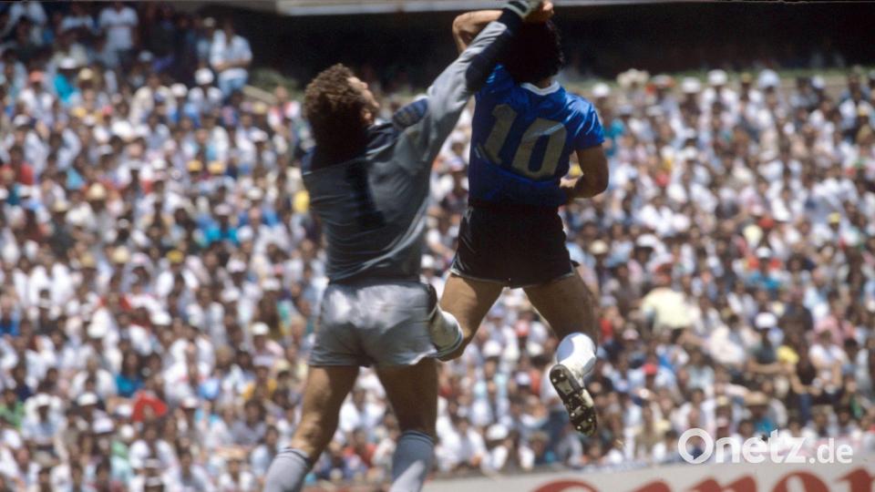 Legendäres WM-Tor: Maradona gegen England im Aztekenstadion. (Archivbild) Bild: picture alliance / dpa