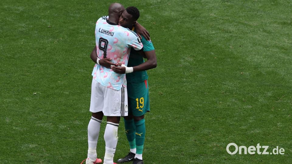 Trost von Lukaku: Niakhate und sein Team verlieren. Bild: Maddy Grassy/AP/dpa