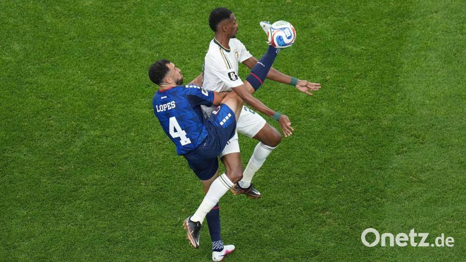 Voller Einsatz: Kap Verdes Verteidiger Pico Lopes (l). (Archivbild) Bild: Eric Gay/AP/dpa