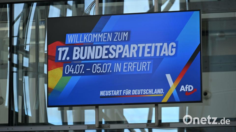 Die AfD hält auf dem Messegelände in Erfurt ihren Bundesparteitag ab. Gewählt wird die Parteispitze. Bild: Martin Schutt/dpa