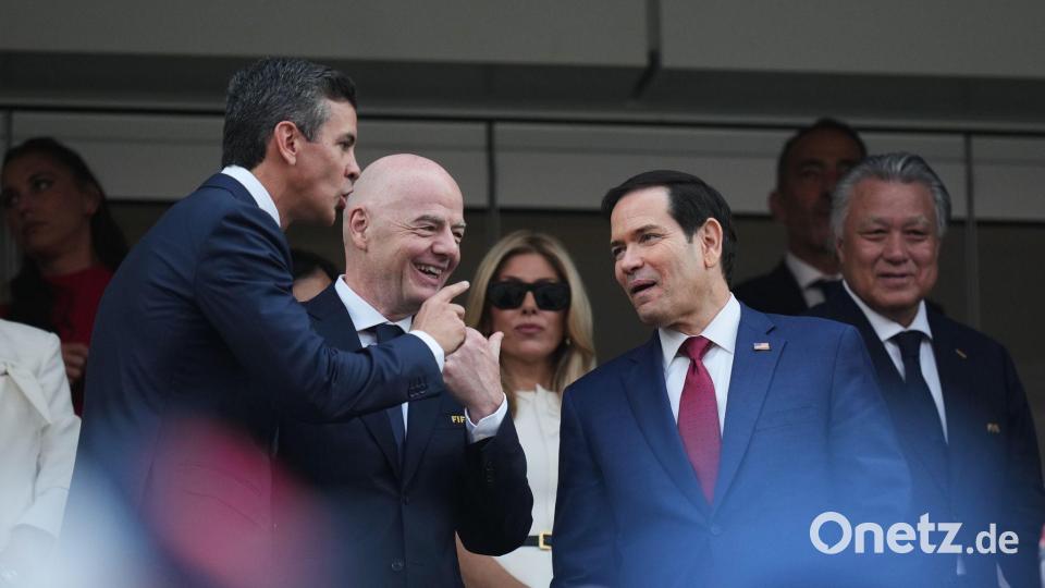 Die Anwesenheit von Paraguays Präsident Santiago Peña hatte seiner Mannschaft bei der Auftaktniederlage gegen die USA kein Glück gebracht. (Archivbild) Bild: Andre Penner/AP/dpa