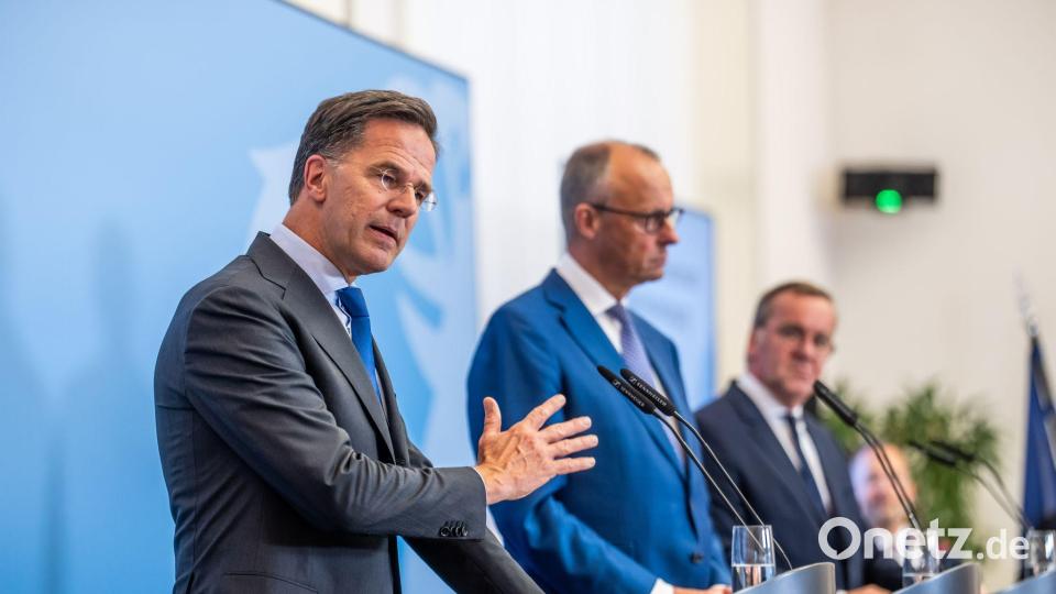 Nato-Generalsekretär Mark Rutte wird den Gipfel in der kommenden Woche leiten. Zur Vorbereitung führte er diese Woche noch Gespräche mit Bundeskanzler Friedrich Merz und Verteidigungsminister Boris Pistorius in Berlin. (Archivbild) Bild: Michael Kappeler/dpa