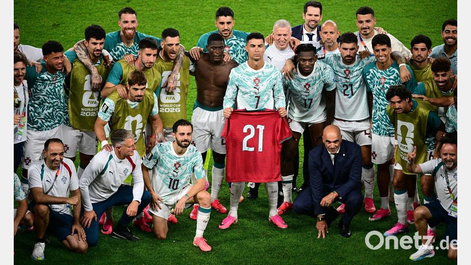 Portugal widmete den Sieg im WM-Sechzehntelfinale gegen Kroatien dem vor einem Jahr tödlich verunglückten Diogo Jota. Bild: Sammy Kogan/The Canadian Press/AP/dpa