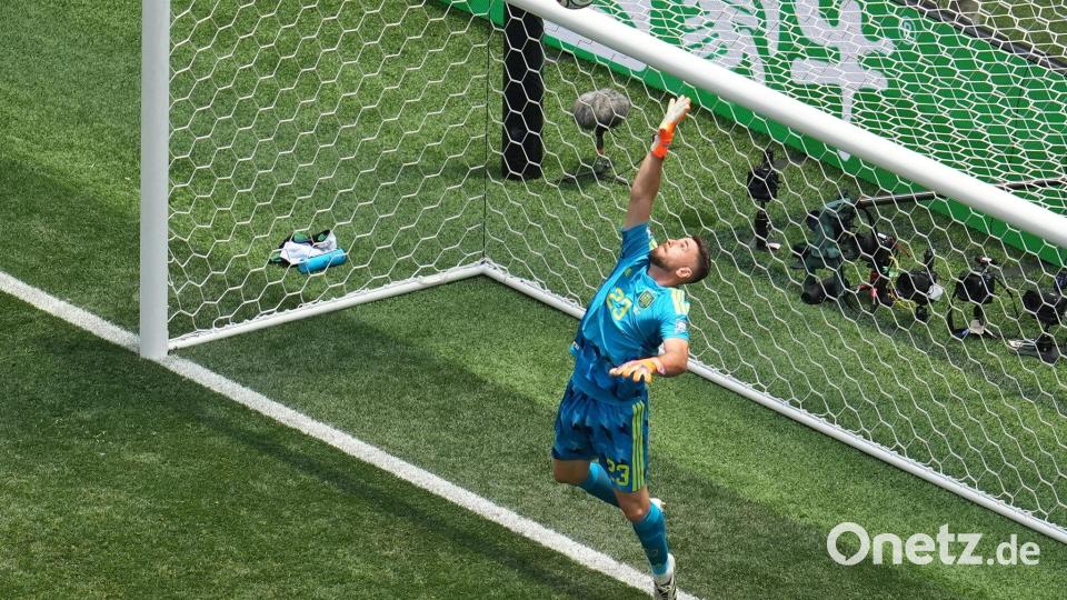 Unai Simon ist seit 519 WM-Minuten ohne Gegentor. Bild: Marcio J. Sanchez/AP/dpa