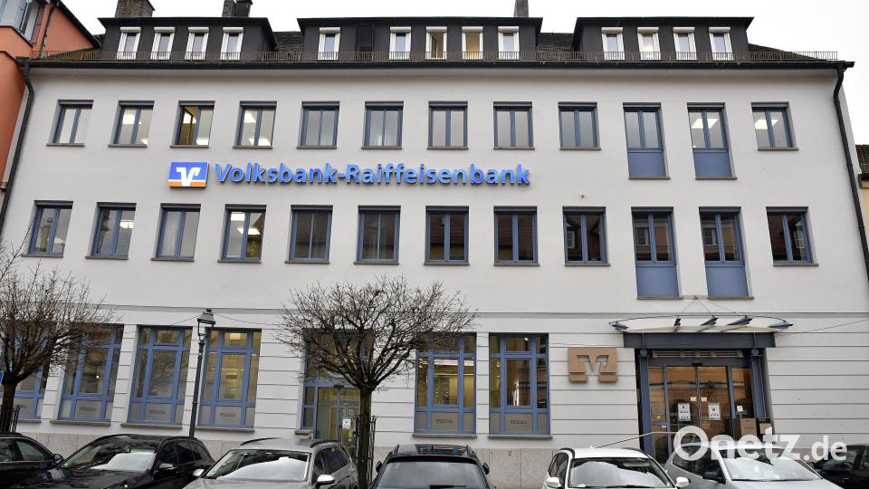 Die VR Bank Amberg-Sulzbach an der Weinstraße in Amberg. Das Kreditinstitut stellte Zahlen aus dem abgelaufenen Geschäftsjahr vor. Archivbild: Petra Hartl