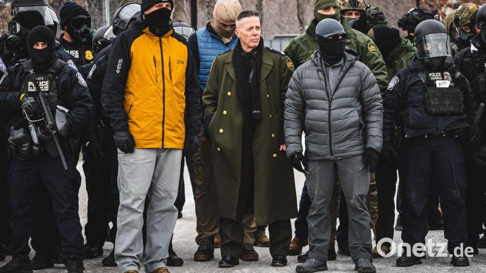 Das rücksichtslose Vorgehen der US-Einwanderungsbehörde ICE und das martialische Aussehen insbesondere des früheren Befehlshabers in Minneapolis, Gregory Bovino, provozierte in vielen Ländern Nazi-Vergleiche (Archivbild). Bild: Dave Decker/ZUMA Press Wire/dpa