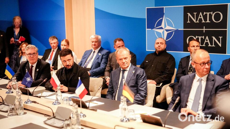 Beim Nato-Gipfel im vergangenen Jahr bekam der ukrainische Präsident Wolodymyr Selenskyj nur nationale Unterstützungszusagen - aber keine des Bündnisses. Das soll in Ankara nun anders werden. (Archivbild) Bild: Kay Nietfeld/dpa