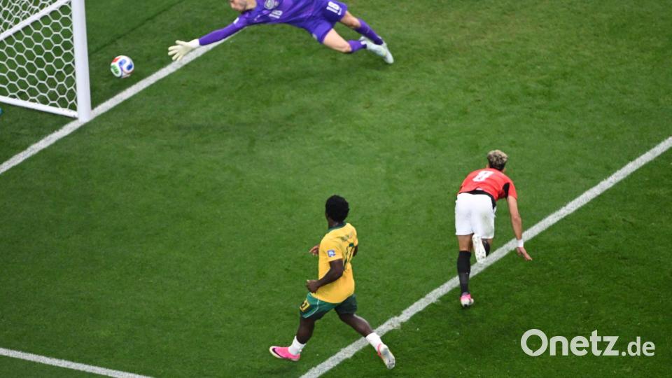 Emam Ashour (r) trifft zum 1:0. Bild: Jessica Tobias/AP/dpa