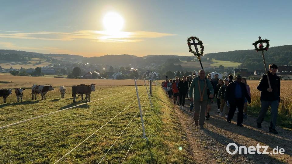 Die Pfarreiengemeinschaft Johannisberg pilgert traditionell am zweiten Samstag der Amberger Bergfestwoche auf den Mariahilfberg. Bild: Heike Unger