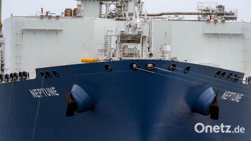 Zusätzlich zu dem vorhandenen Terminalschiff soll in Zukunft noch ein zweites an Rügens Küste stationiert werden. Bild: Stefan Sauer/dpa