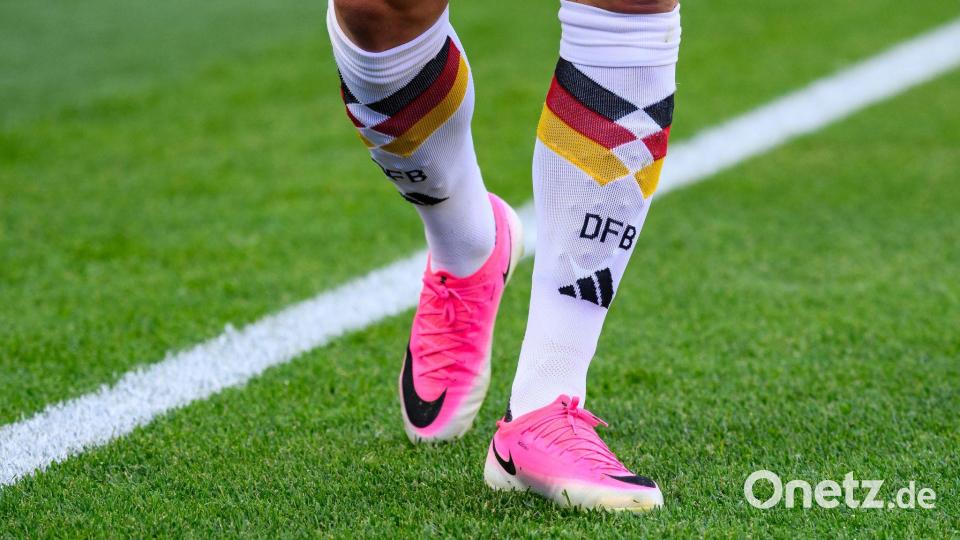 Ein Hingucker bei der Fußball-WM: Pinke Schuhe waren auch im DFB-Team angesagt. (Archivbild) Bild: Tom Weller/dpa