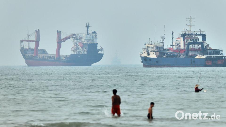 Frankreich und Großbritannien arbeiten mit dem Oman an einer Absicherung der Schifffahrt durch die Straße von Hormus (Archivbild). Bild: Amirhosein Khorgooi/ISNA/AP/dpa