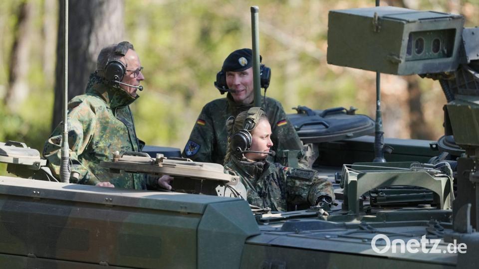 Die Bundeswehr wird massiv gestärkt. (Archivbild) Bild: Markus Schreiber/AP POOL/dpa