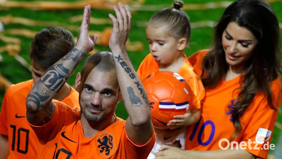 Mit dem Abschied von Rekord-Nationalspieler Wesley Sneijder trat ein Umbruch ein. (Archivbild) Bild: Peter Dejong/AP/dpa