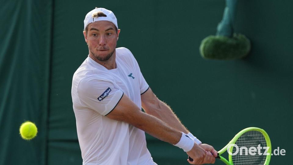 Alexander Zverev beschrieb Jan-Lennard Struff als „Teddybären“. Bild: Maja Smiejkowska/AP/dpa