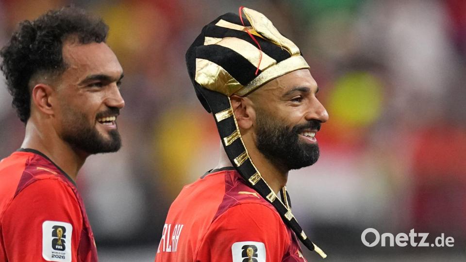 Der Ägypter Mohamed Salah (r) feierte den historischen Sieg seines Teams. Bild: Julio Cortez/AP/dpa
