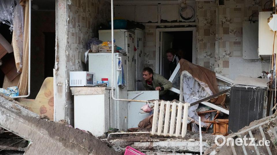 Viele Kiewer verloren auch in dieser Nacht ihr Hab und Gut. Bild: Efrem Lukatsky/AP/dpa