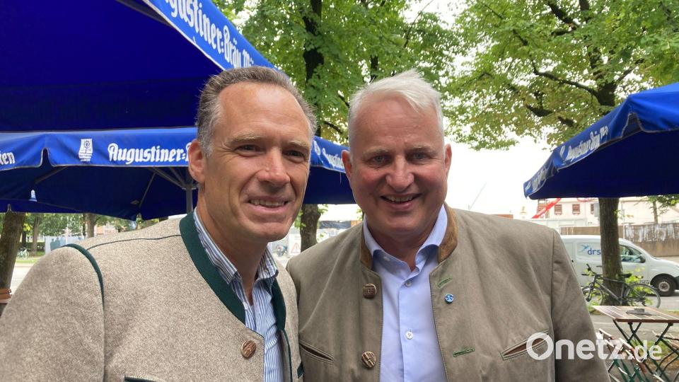Peter Inselkammer (l) und Christian Schottenhamel (r) sind Wirtesprecher. (Archivbild) Bild: Sabine Dobel/dpa