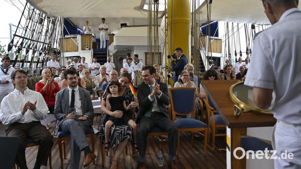 Die Gorch Fock ankert derzeit in New York und wurde zum Schauplatz einer Einbürgerungszeremonie für Nachkommen von NS-Verfolgten. Bild: Anne Pollmann/dpa