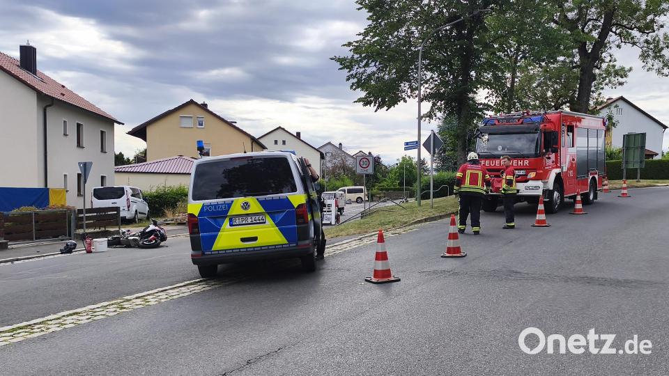 Zu einem schweren Verkehrsunfall kam es am Montagnachmittag gegen 16.20 Uhr. Ein Motorradfahrer kam von der Straße ab und verletzte sich lebensgefährlich. Bild: Jürgen Masching